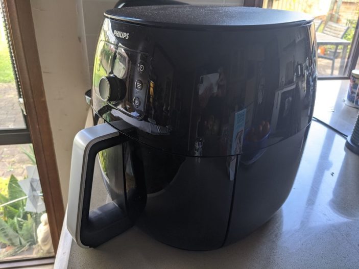 Philips Viva Collection Airfryer review: Overpriced and
