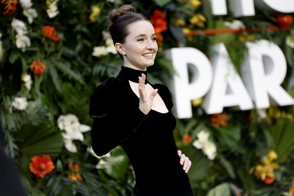 Kaitlyn Dever of 'Ticket to Paradise' on Playing Julia Roberts