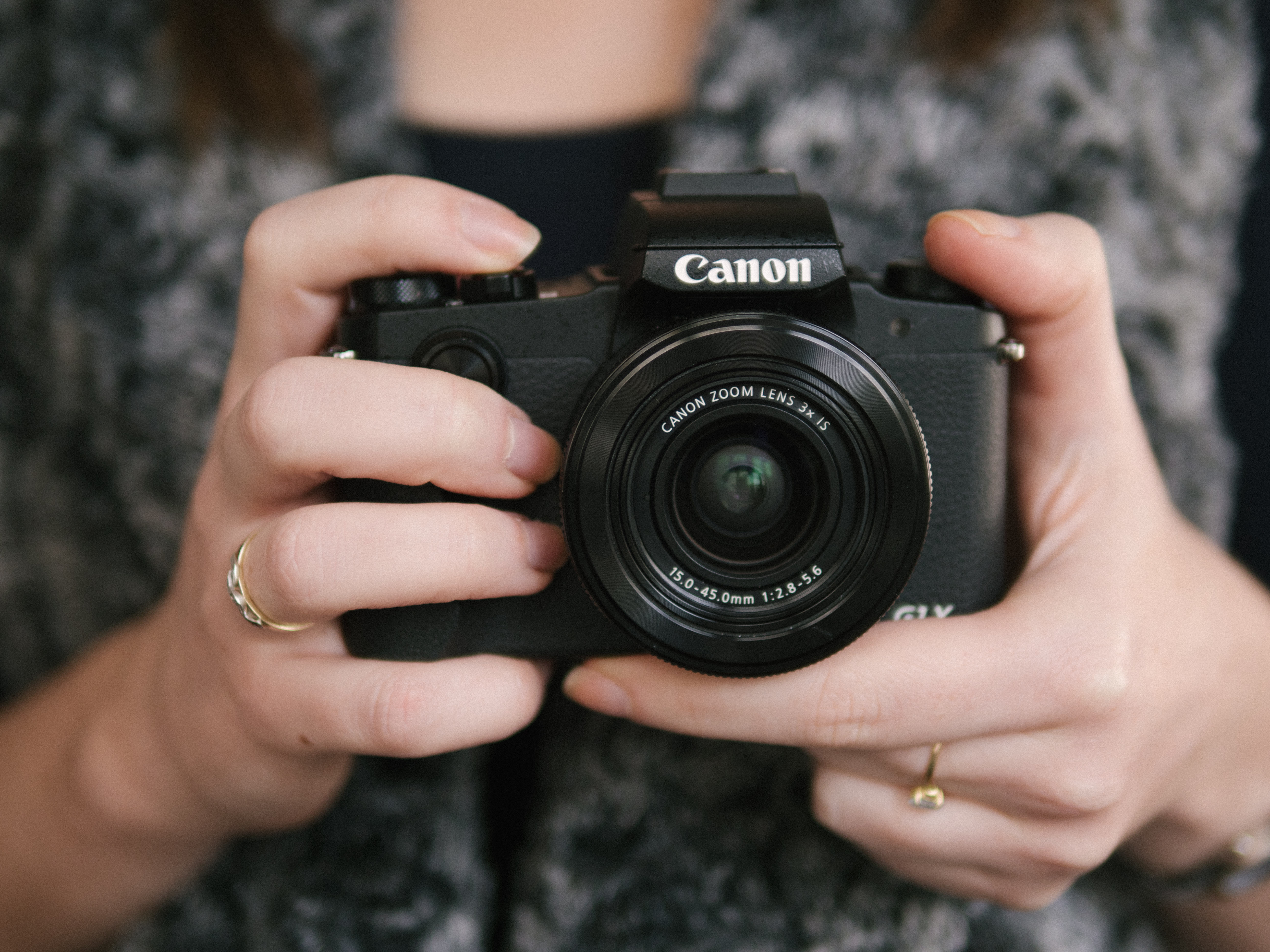 Tech Review: Can Compact Camera Like a We Test Canon's Powershot G1 X Mark - The AU Review