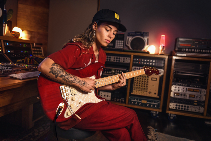 Tash Sultana guitar